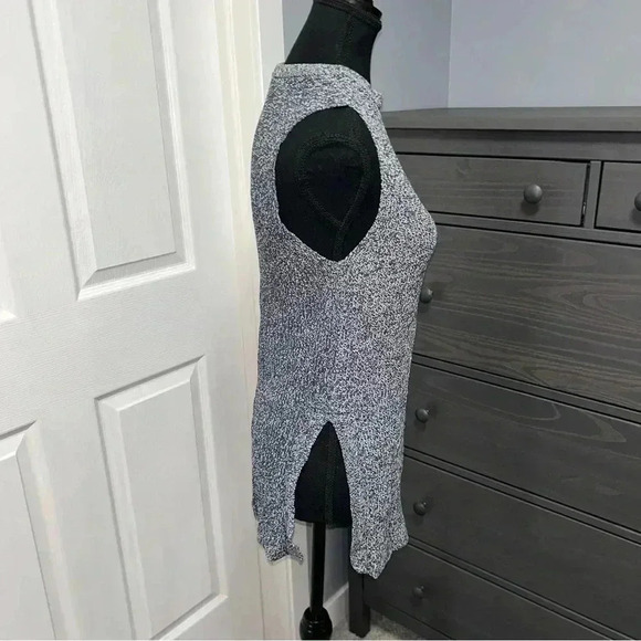 RD  Style Tank - Picture 2 of 5